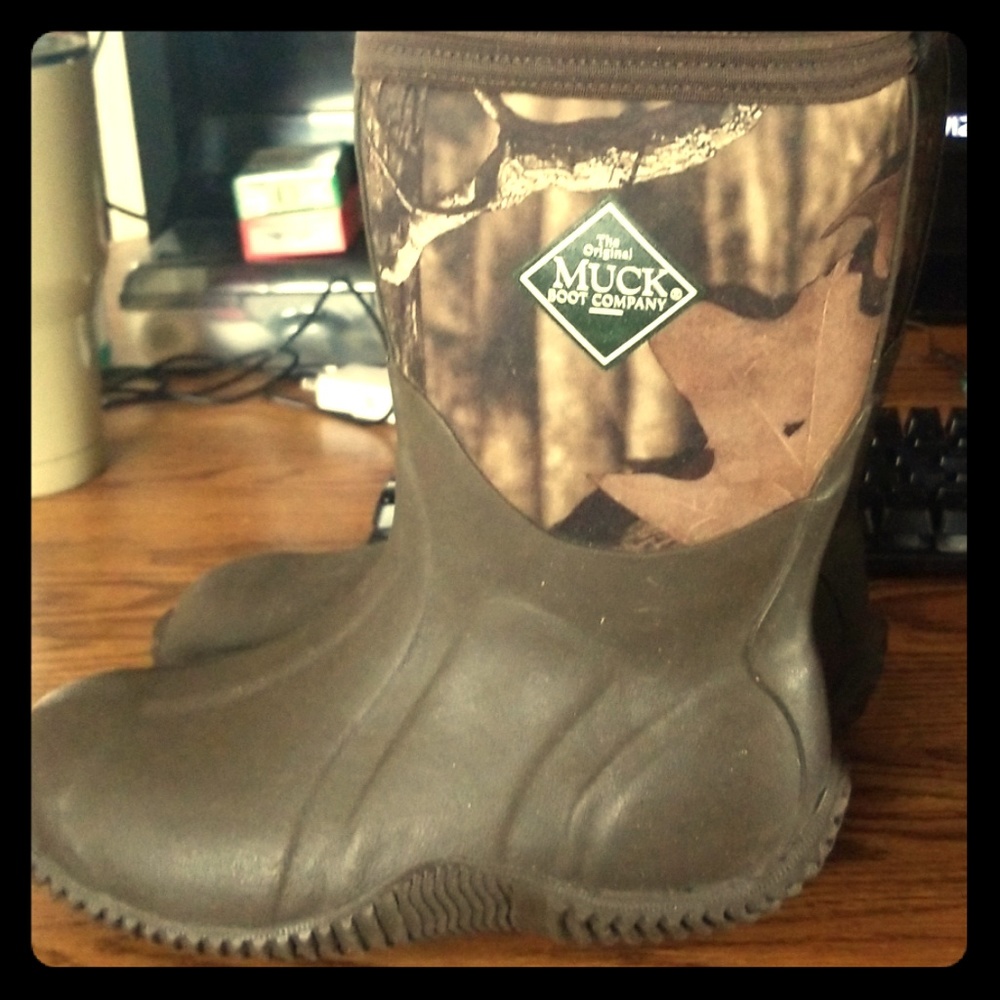 Boys muck boots